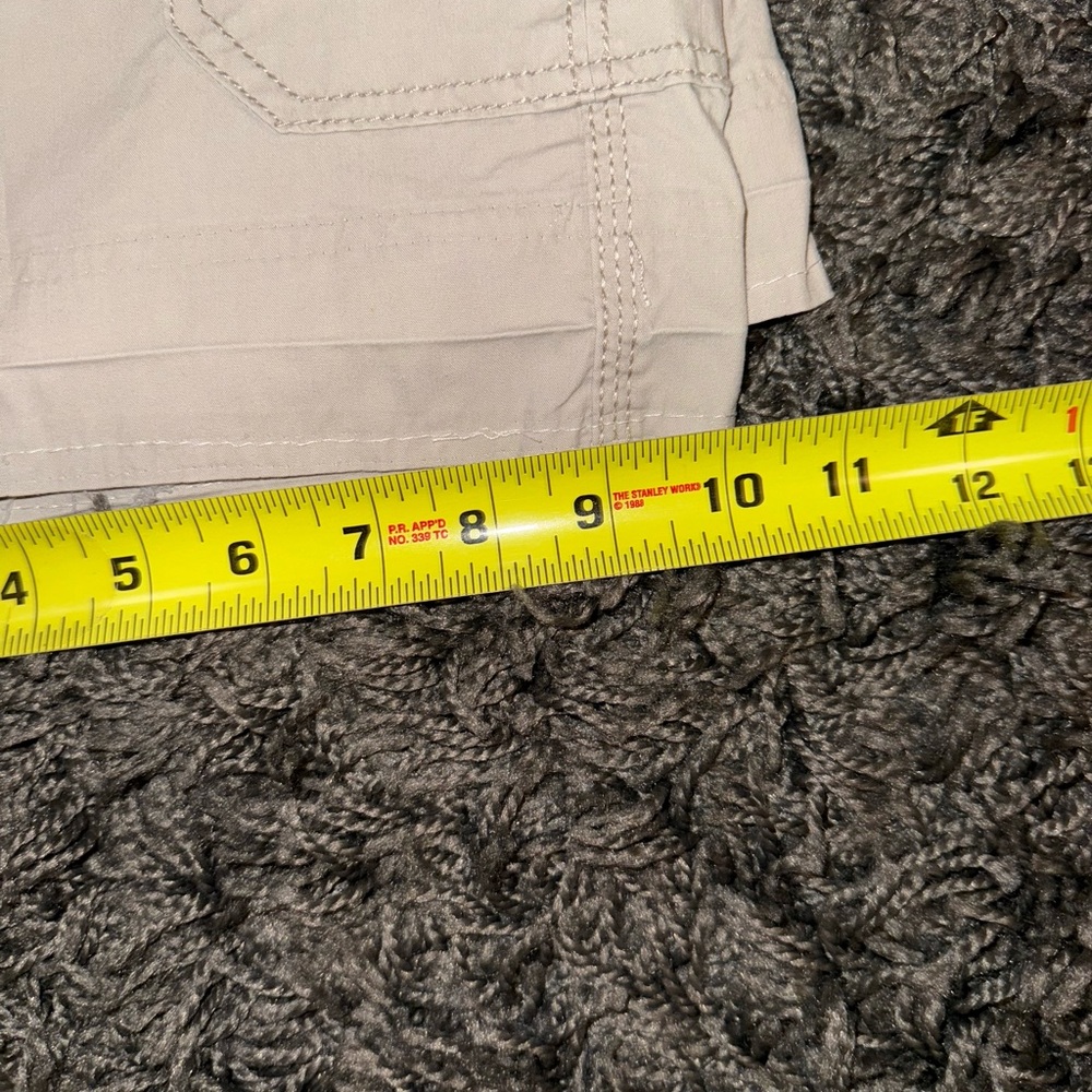 Lee beige/white cargo shorts